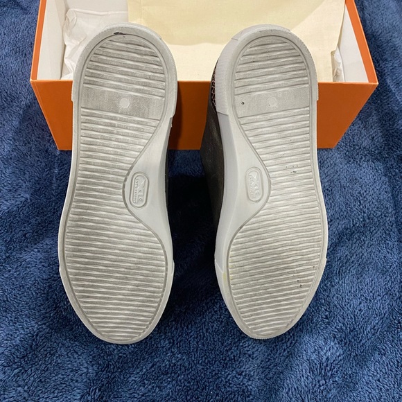 ⬇️PRICE⬇️ 
AGL - Metallic Taupe Rose Sneaker - size 37/ 7 - Picture 5 of 7